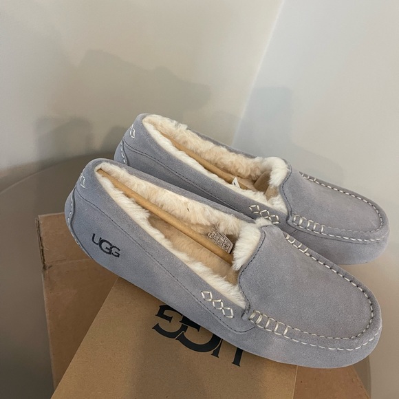 UGG Gray Suede Moccasin Slippers, brand new - Picture 2 of 5